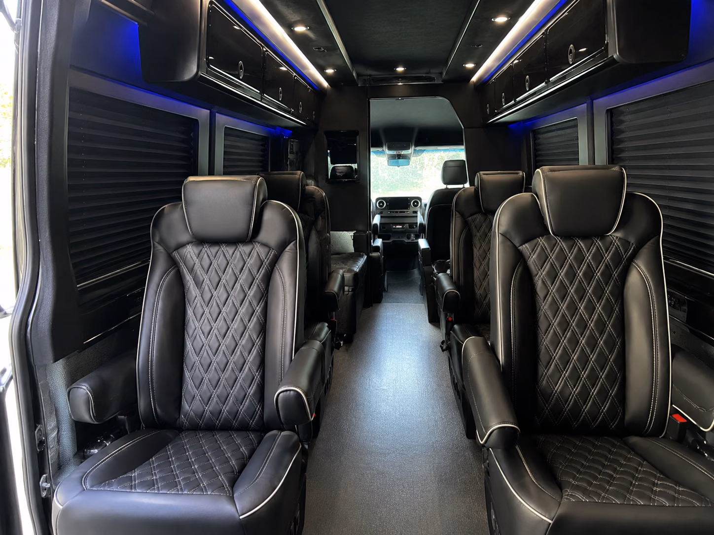 find the perfect transportation for your next airport transfer 1