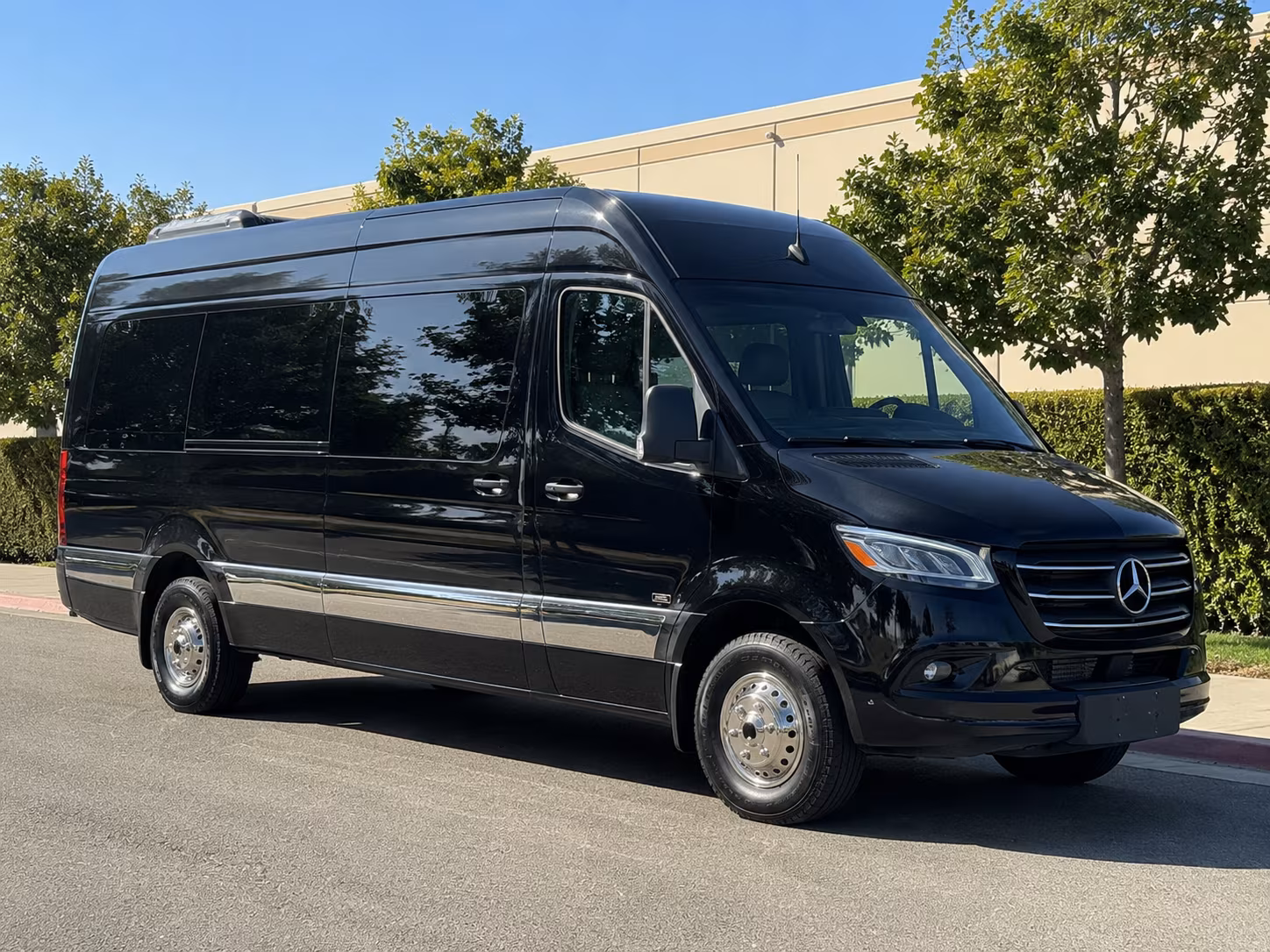 find the perfect transportation for your next airport transfer 2