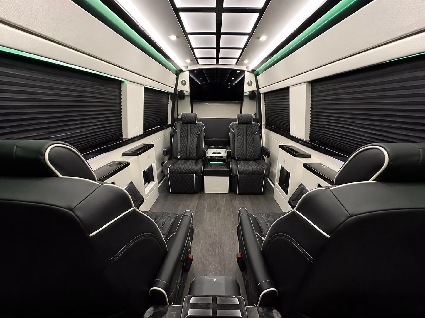find the perfect transportation for your next airport transfer 3